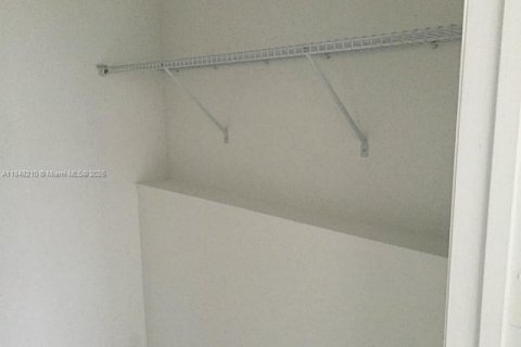 Снять в аренду кондоминиум в Майами, Флорида 1 спальня, 64.94м2, № 1849334 - фото 19
