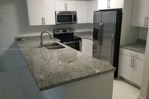 Copropriété à louer à Miami, Floride: 1 chambre, 64.94 m2 № 1849334 - photo 11