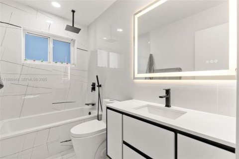 Купить виллу или дом в Хомстед, Флорида 3 спальни, 122.82м2, № 1991620 - фото 24