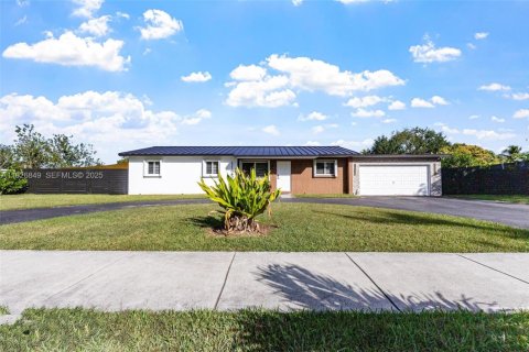 Купить виллу или дом в Хомстед, Флорида 3 спальни, 122.82м2, № 1991620 - фото 8