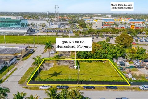 Propiedad comercial en venta en Homestead, Florida № 2044088 - foto 2