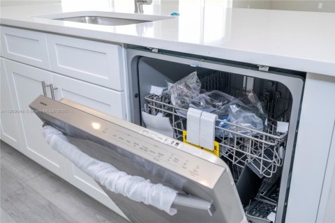 House in Sebring, Florida 3 bedrooms № 1953010 - photo 15