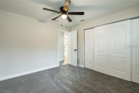 House in Largo, Florida 3 bedrooms, 157.66 sq.m. № 2238153 - photo 17