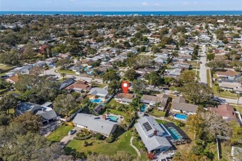 House in Largo, Florida 3 bedrooms, 157.66 sq.m. № 2238153 - photo 4