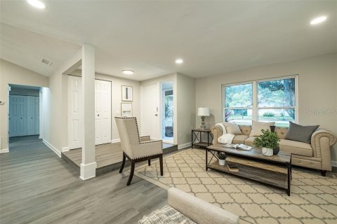 House in Largo, Florida 3 bedrooms, 157.66 sq.m. № 2238153 - photo 7