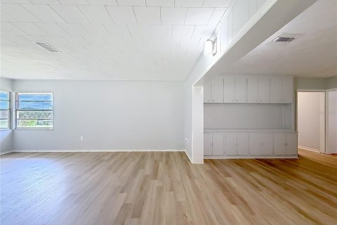 Villa ou maison à vendre à Weirsdale, Floride: 3 chambres, 213.49 m2 № 2284214 - photo 6