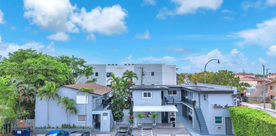Hotel in Hialeah, Florida № 1860906