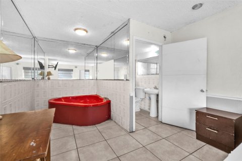 Hotel in Hialeah, Florida № 1860906 - photo 6