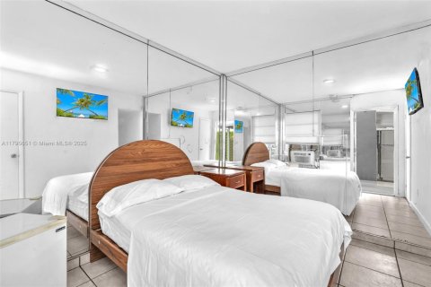 Hotel in Hialeah, Florida № 1860906 - photo 10