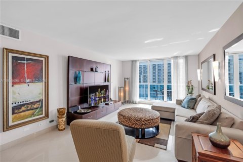 Condo in Miami Beach, Florida, 2 bedrooms № 2020616 - photo 5