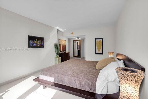 Condo in Miami Beach, Florida, 2 bedrooms № 2020616 - photo 15
