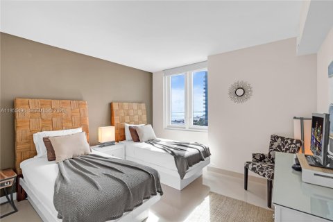 Condo in Miami Beach, Florida, 2 bedrooms № 2020616 - photo 19