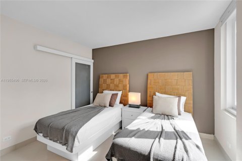 Condo in Miami Beach, Florida, 2 bedrooms № 2020616 - photo 20