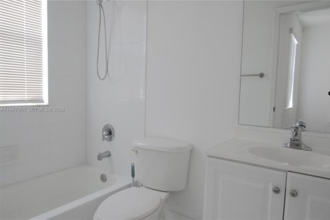 Condo in Homestead, Florida, 2 bedrooms  № 2005038 - photo 18