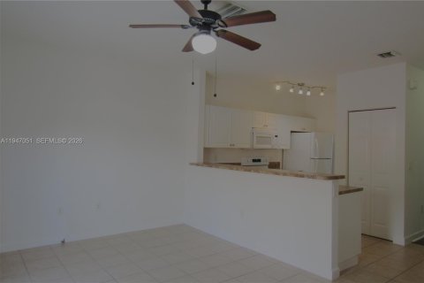 Condo in Homestead, Florida, 2 bedrooms  № 2005038 - photo 8