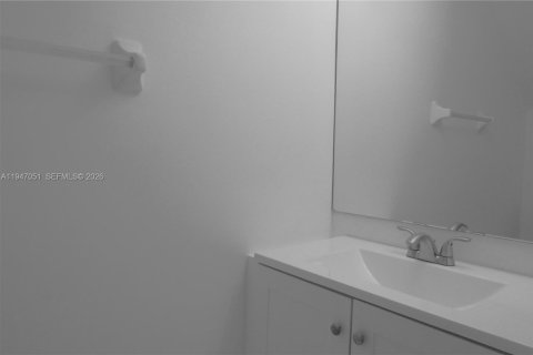 Condo in Homestead, Florida, 2 bedrooms  № 2005038 - photo 14