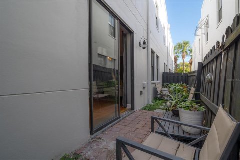 Touwnhouse à vendre à Tampa, Floride: 3 chambres, 136.01 m2 № 2104960 - photo 13