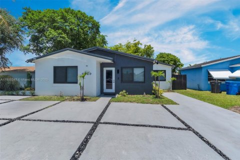 House in West Park, Florida 3 bedrooms № 1739125 - photo 1