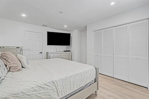 House in West Park, Florida 3 bedrooms № 1739125 - photo 15