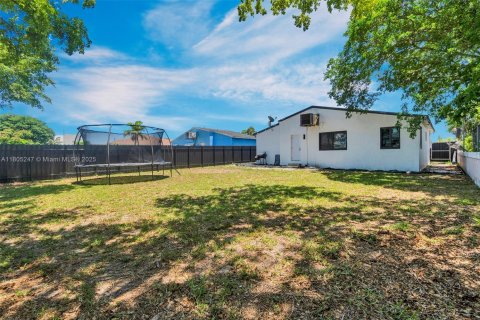 House in West Park, Florida 3 bedrooms № 1739125 - photo 28