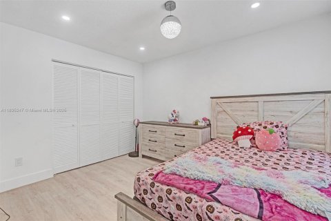 House in West Park, Florida 3 bedrooms № 1739125 - photo 19
