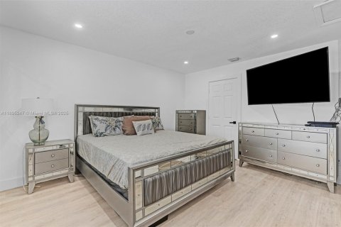 House in West Park, Florida 3 bedrooms № 1739125 - photo 14