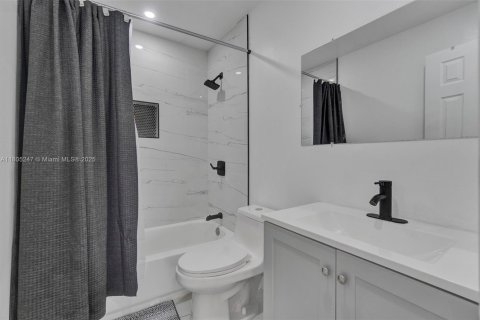 House in West Park, Florida 3 bedrooms № 1739125 - photo 23
