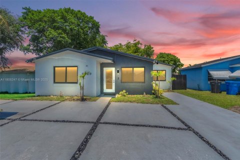 House in West Park, Florida 3 bedrooms № 1739125 - photo 5