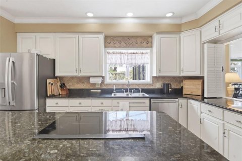 Купить виллу или дом в Деланд, Флорида 12 комнат, 286.98м2, № 2209195 - фото 16