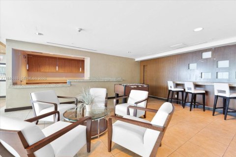 Condominio en venta en Miami, Florida, 1 dormitorio, 66.43 m2 № 2034521 - foto 30
