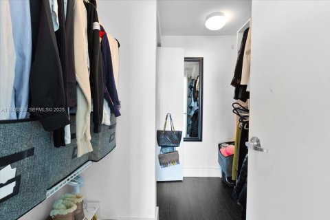 Condominio en venta en Miami, Florida, 1 dormitorio, 66.43 m2 № 2034521 - foto 15