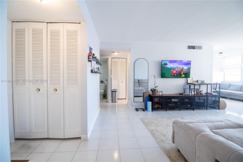 Снять в аренду кондоминиум в Санни-Айлс-Бич, Флорида 1 спальня, 87.61м2, № 2005567 - фото 6