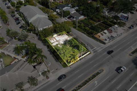 Commercial property in Miami, Florida № 1862786 - photo 2