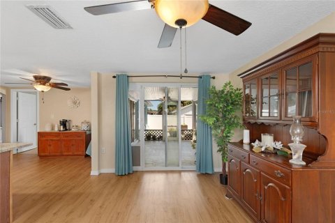 Casa en venta en Port Richey, Florida, 3 dormitorios, 133.97 m2 № 1909738 - foto 13