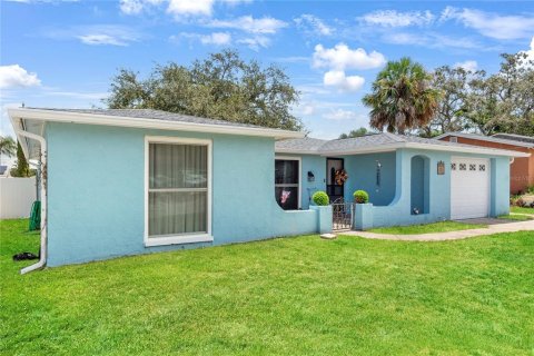 Casa en venta en Port Richey, Florida, 3 dormitorios, 133.97 m2 № 1909738 - foto 2