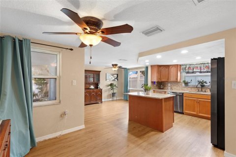 Casa en venta en Port Richey, Florida, 3 dormitorios, 133.97 m2 № 1909738 - foto 9