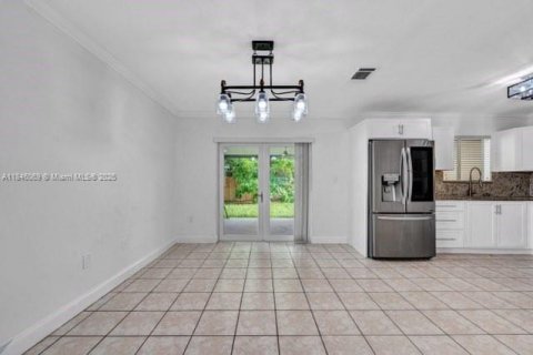 Casa en venta en Miami, Florida, 3 dormitorios, 117.06 m2 № 1936580 - foto 5