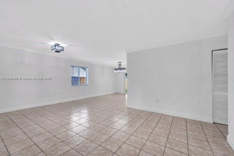 Casa en venta en Miami, Florida, 3 dormitorios, 117.06 m2 № 1936580 - foto 6