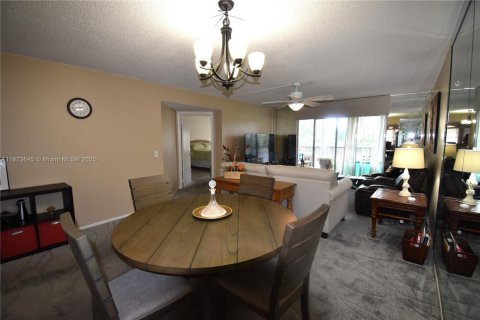 Condo in Pembroke Pines, Florida, 2 bedrooms  № 1790996 - photo 4