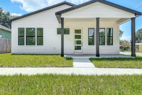 House in Tampa, Florida 3 bedrooms, 109.9 sq.m. № 1886107 - photo 2