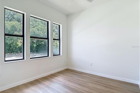 House in Tampa, Florida 3 bedrooms, 109.9 sq.m. № 1886107 - photo 23