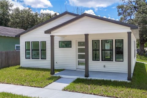 House in Tampa, Florida 3 bedrooms, 109.9 sq.m. № 1886107 - photo 3