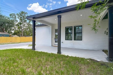 House in Tampa, Florida 3 bedrooms, 109.9 sq.m. № 1886107 - photo 30