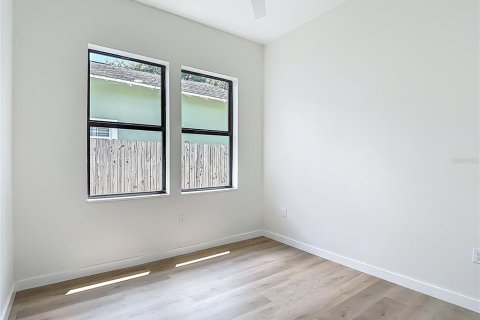 House in Tampa, Florida 3 bedrooms, 109.9 sq.m. № 1886107 - photo 25