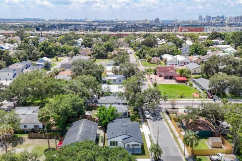 House in Tampa, Florida 3 bedrooms, 109.9 sq.m. № 1886107 - photo 6