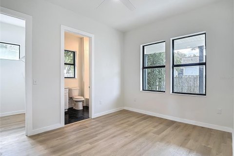 House in Tampa, Florida 3 bedrooms, 109.9 sq.m. № 1886107 - photo 17