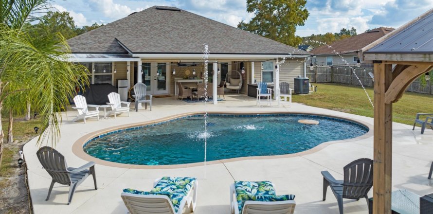 House in Bryceville, Florida 4 bedrooms, 201.23 sq.m. № 843234
