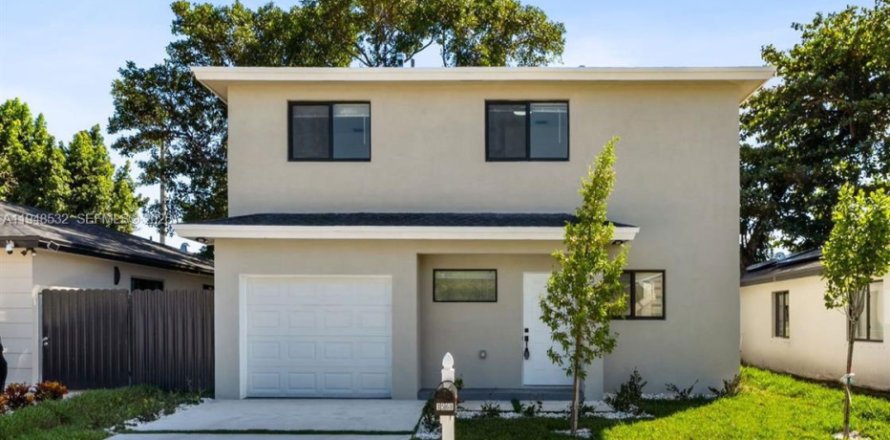 House in Miami, Florida 4 bedrooms № 2004494