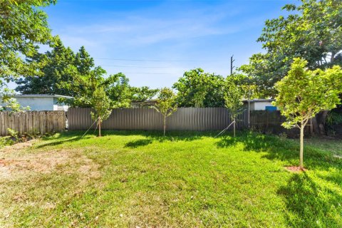 House in Miami, Florida 4 bedrooms № 2004494 - photo 23