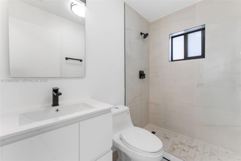House in Miami, Florida 4 bedrooms № 2004494 - photo 21